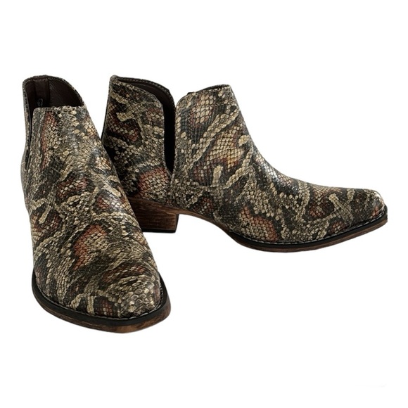 Roper Shoes - Roper Women’s Ava Faux Snake Snip Toe Ankle Boot